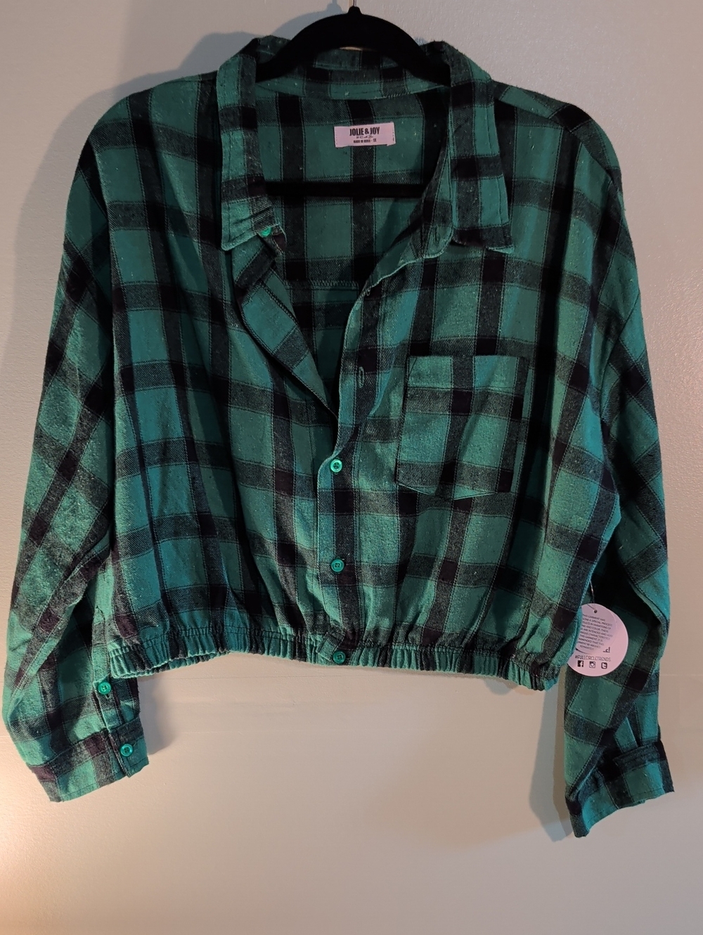 Jolie & Joy Green and Black Plaid Cropped Button-Front Cropped Flannel